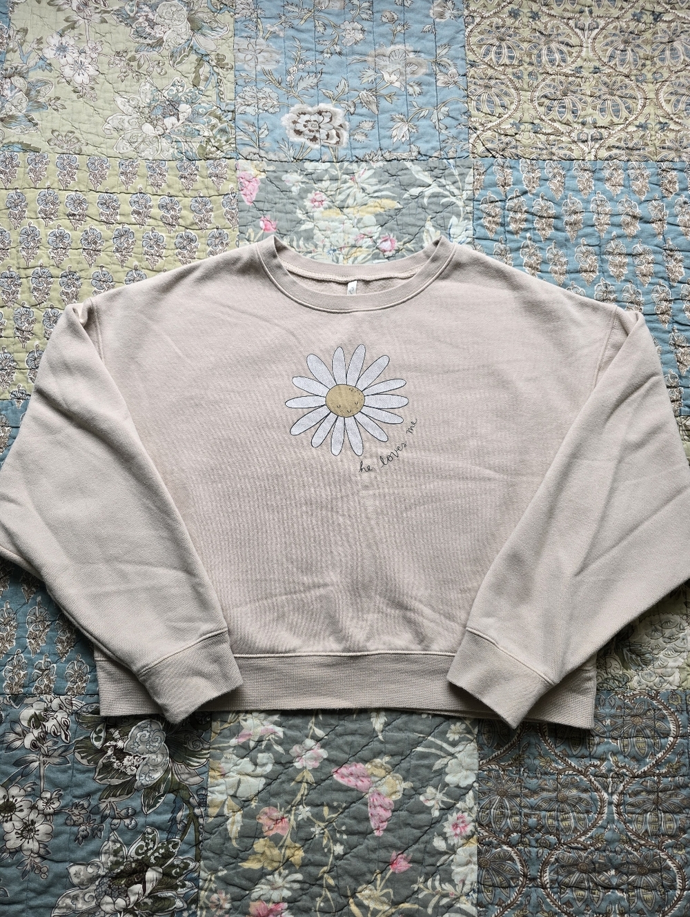 Rylee + Cru Boxy Shell Daisy Love Sweatshirt Women's Small (4-6)